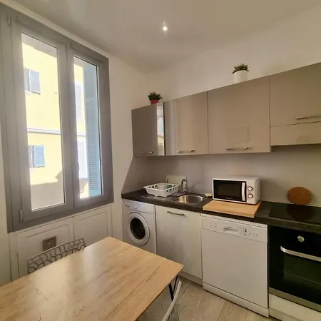 Monaco Langevin Parking Apartman